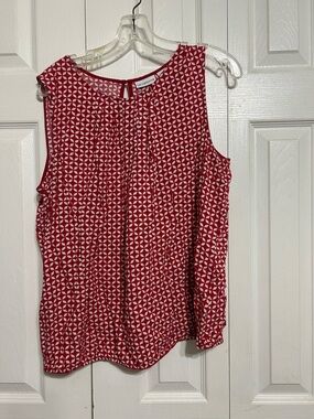 Liz Claiborne Red and White Geometric Sleeveless Top